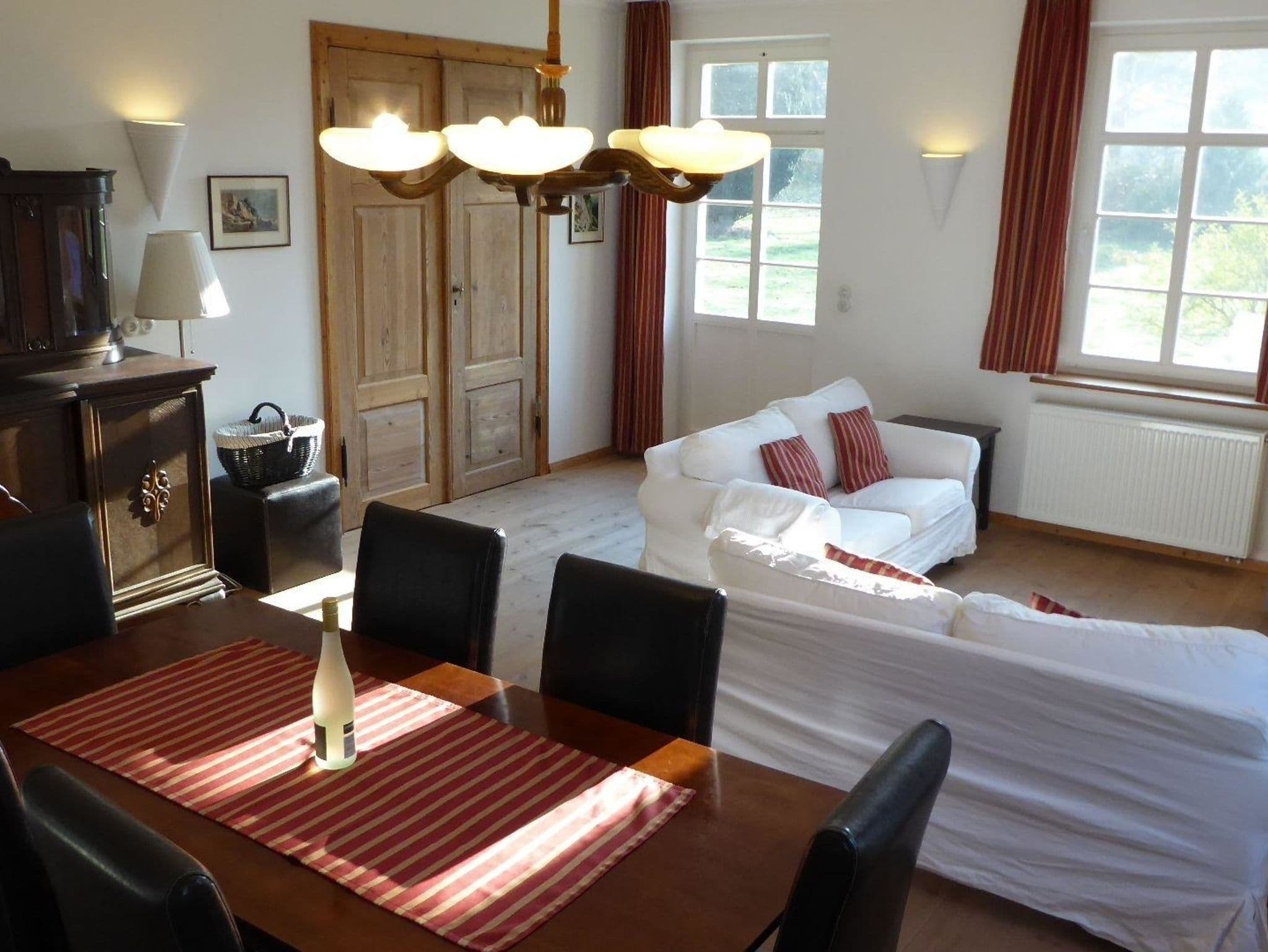 Gut Rattelvitz Parterre C, hochwertig, Sauna, Kamin, eTankstelle, Spielscheune, 15.000qm Parkland detail 2