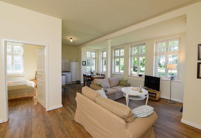 Gutshaus Grubnow Ferienwohnung 4 mit Hund am Wasser Sauna und WLAN incl. - Gutshaus Grubnow Ferienwohnung 4 mit Hund am Wasser Sauna und WLAN incl. detail 1