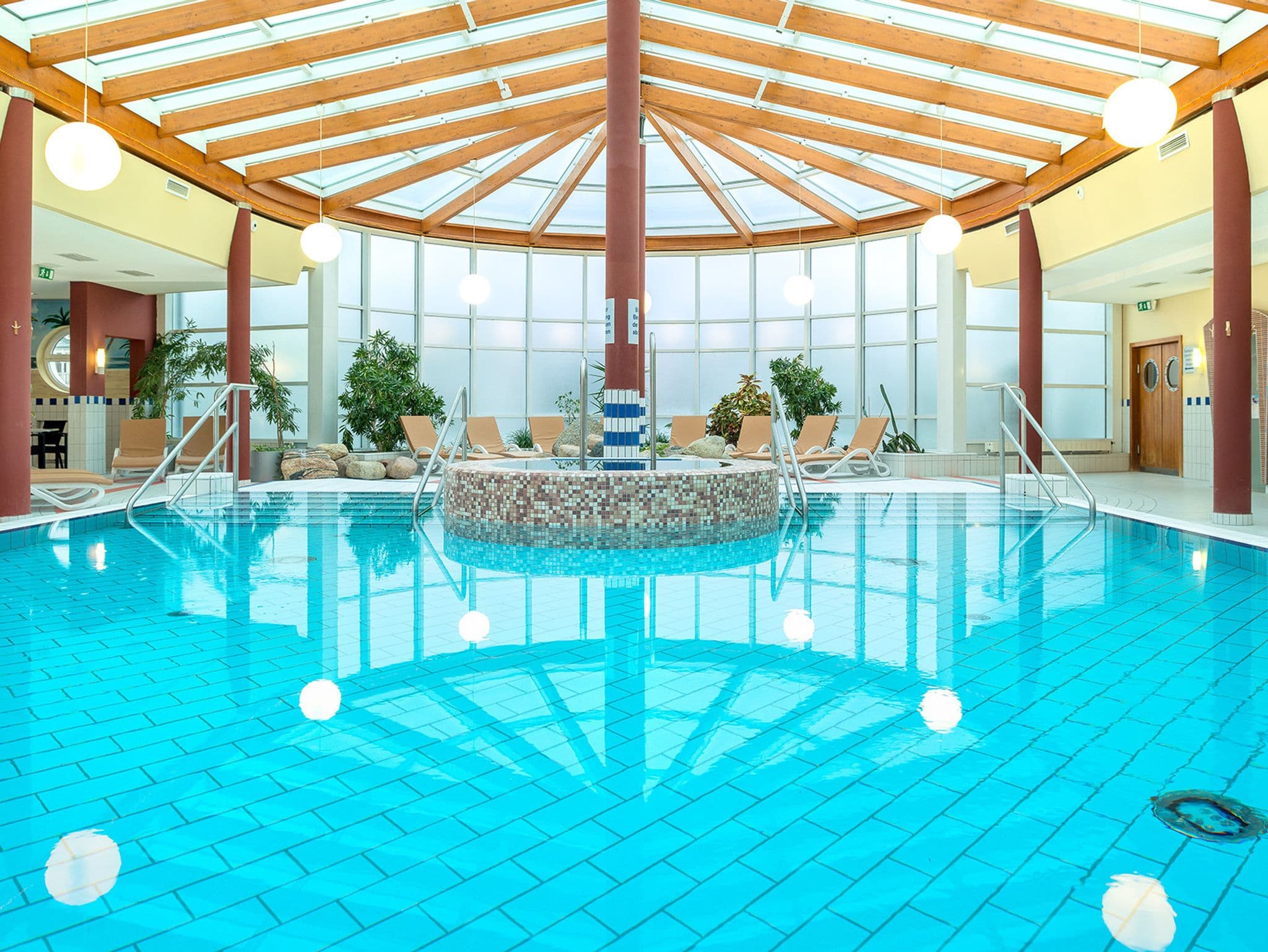 Ferienhaus Südstrand**** mit Blick bis zur Ostsee, inkl. Schwimmbadnutzung und Sauna detail 1