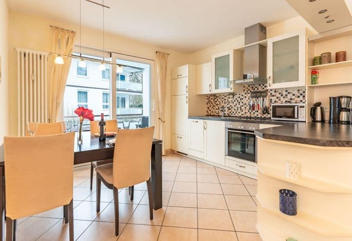 ⚓Residenz am Kurpark: FeWo 8 "Küstenzeit" – Kamin, Aufzug & Parkplatz in Binz!, 300 m bis zum Strand detail 1