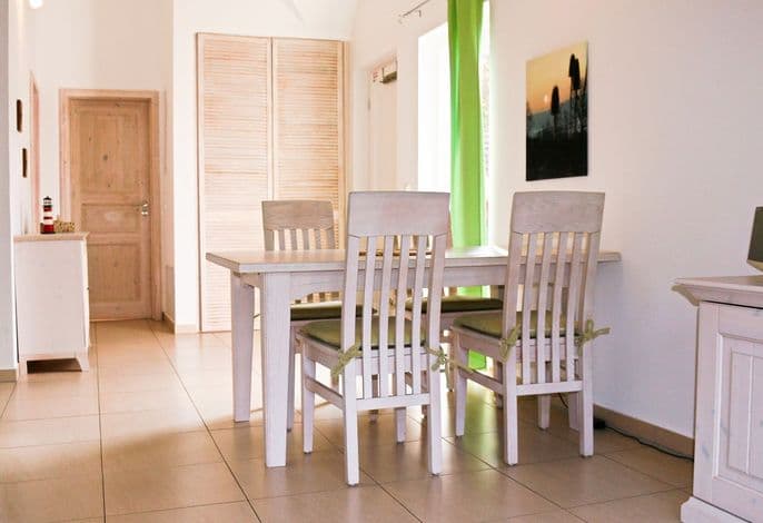 Tolles Familienapartment mit Infrarotsauna, Kaminofen und Balkon in Strandnähe - Ostseepark Rügen detail 2