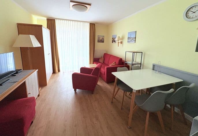 Fewo 12 im Haus Hühnergott - Toplage für Familien - Ferienwohnung 12 – Relaxen in Sellin, Balkon & nur 900 m zum Südstrand detail 3