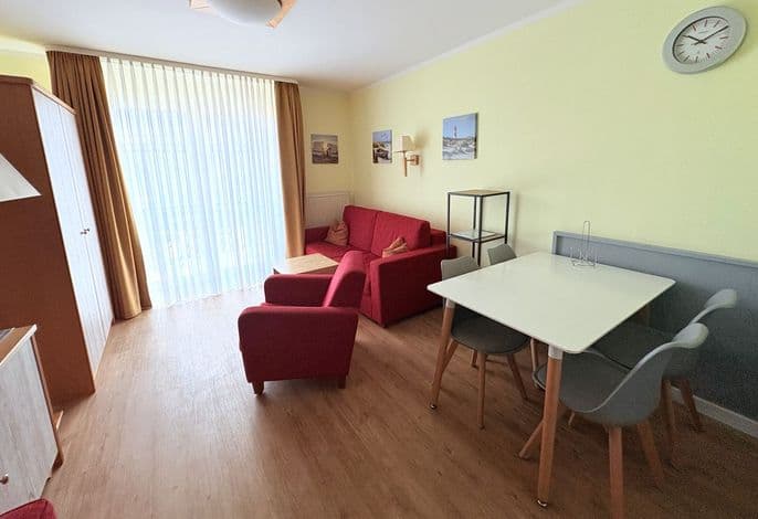 Fewo 12 im Haus Hühnergott - Toplage für Familien - Ferienwohnung 12 – Relaxen in Sellin, Balkon & nur 900 m zum Südstrand detail 4