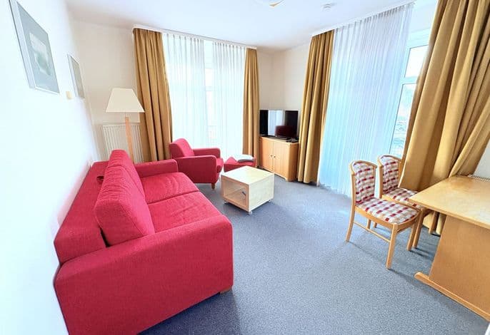 Fewo 2 im Haus Hühnergott - top Lage, mit Aufzug - Ferienwohnung 2 Sellin – zentral, strandnah & mit Balkon und Stadtblick detail 4