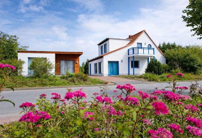 Ferienwohnung Ostrea Breege - mit Garten und Grill - Moderne Ferienwohnung mit Terrasse nahe Strand & Hafen in Juliusruh