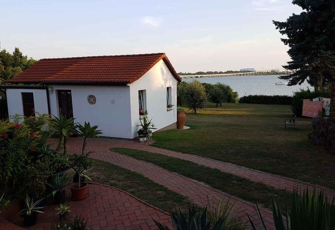 Ferienhaus mit Terrasse direkt am Wasser - Ferienhaus mit Terrasse direkt am Wasser detail 3