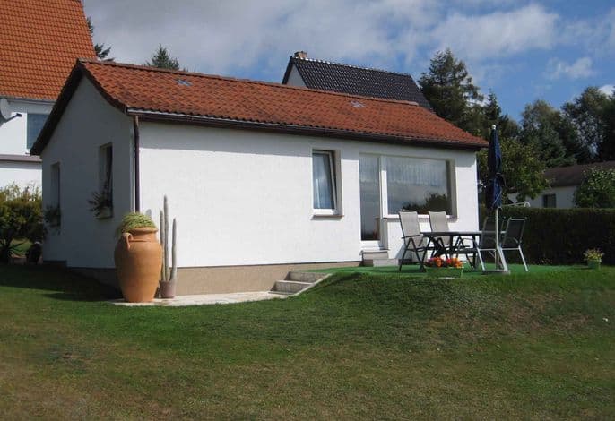 Ferienhaus mit Terrasse direkt am Wasser - Ferienhaus mit Terrasse direkt am Wasser detail 1