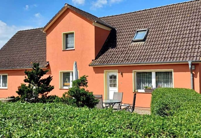 Ferienwohnung mit Gartennutzung und Grillmöglichkeit - Ferienwohnung mit Gartennutzung und Grillmöglichkeit detail 1