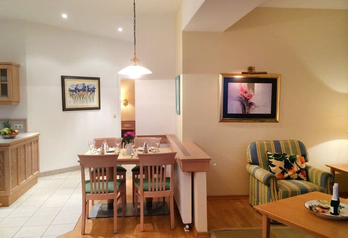 Ferienwohnung Bellevue, 76 qm, 1 Schlafzimmer, max. 4 Personen - Villa Strandblick Binz detail 4