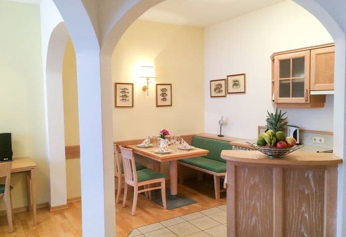Ferienwohnung Sanssouci, 67 qm, 2 Schlafzimmer, max. 3 Erwachsene + 2 Kinder - Villa Strandblick Binz detail 4