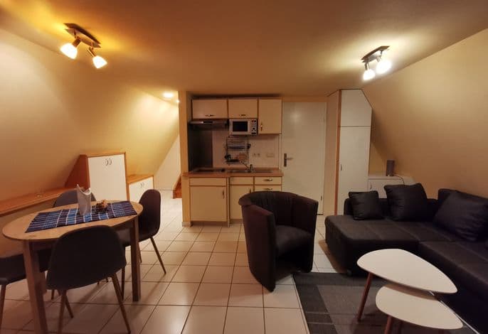 Haus 2 (53qm mit Schlafzimmer mit 4 Schlafplätzen, offener Wohnbereich mit Küche und Meerblick -max 4 Personen)