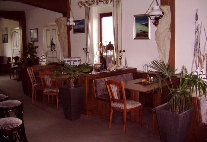 Strandhotel Lobbe - Double room detail 4