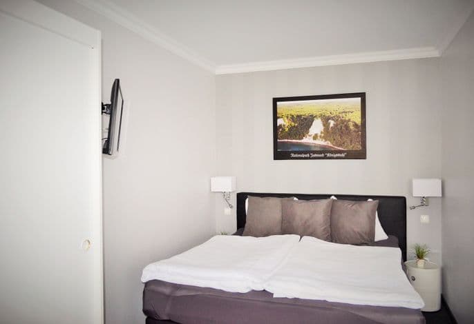 Schneidereit Pension - Double room detail 4