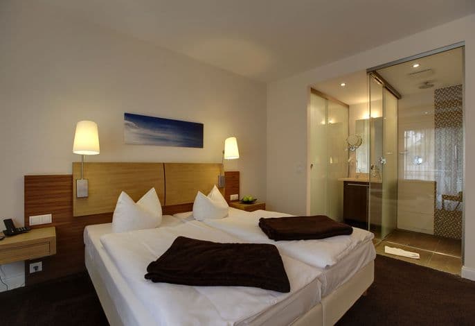 Strandhotel Binz - Double room detail 2