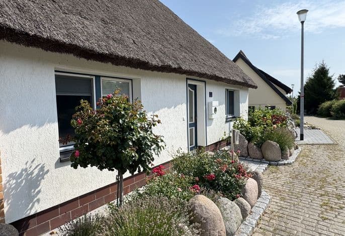 MR: Haus an der Wiek mit Terrasse - Haus an der Wiek mit Terrasse detail 1