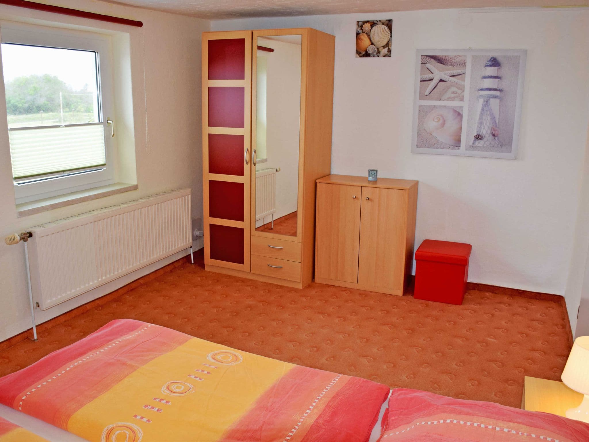 Ferienwohnung unterm Reetdach mit Terrasse Luv - Ferienwohnungen unterm Reetdach in Plogshagen/Hiddensee detail 4