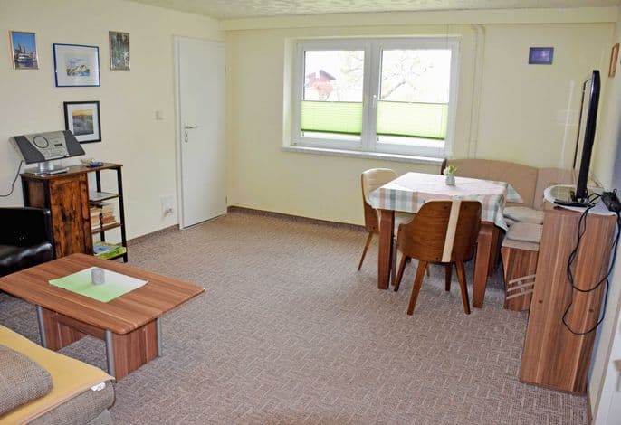 Ferienwohnung unterm Reetdach mit Terrasse Luv