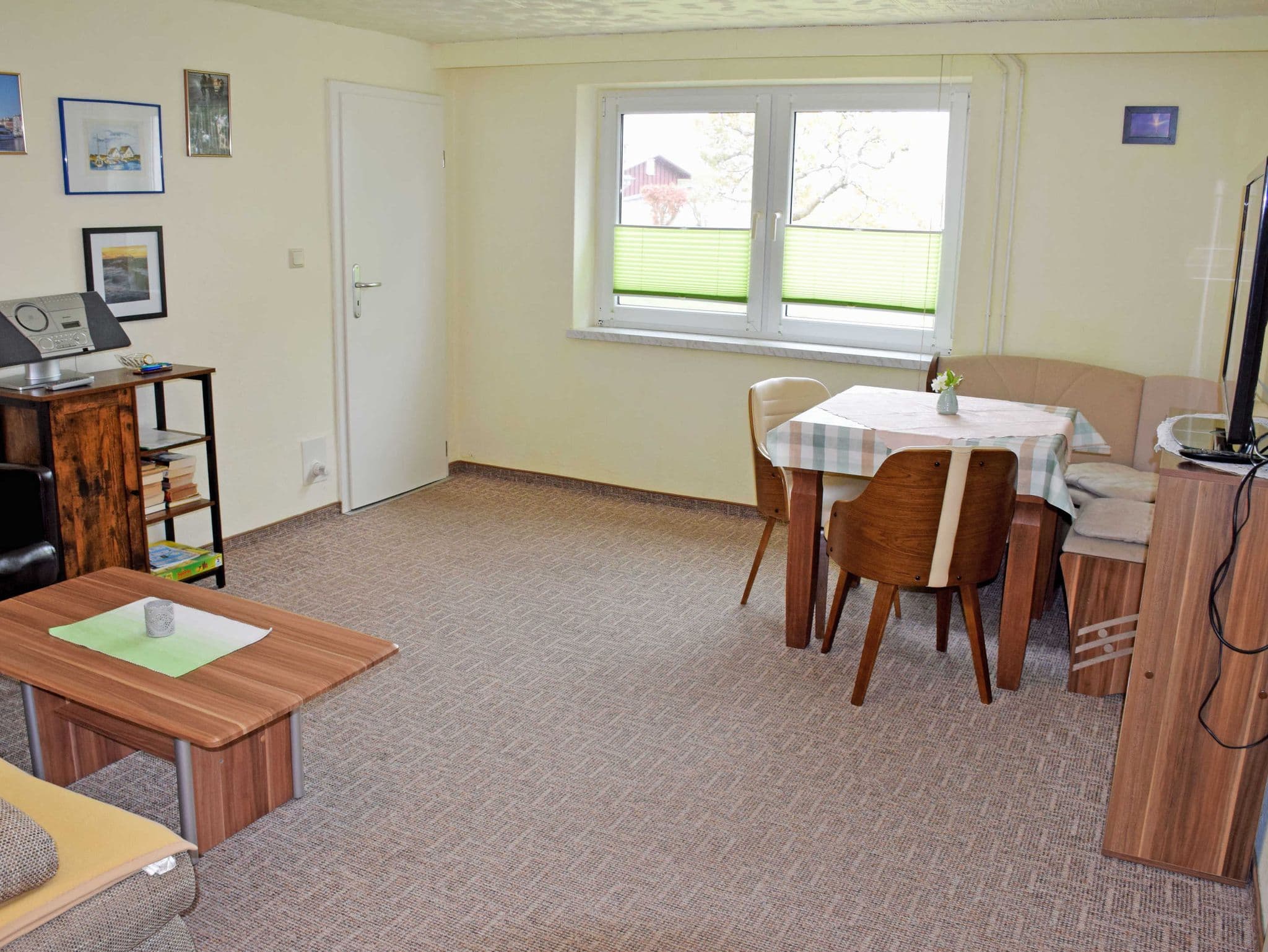 Ferienwohnung unterm Reetdach mit Terrasse Luv