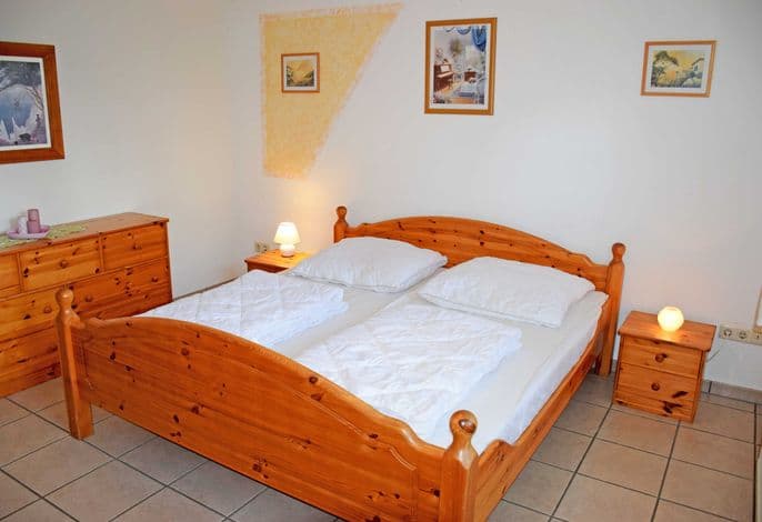 01 Ferienwohnung mit Gartenterrasse