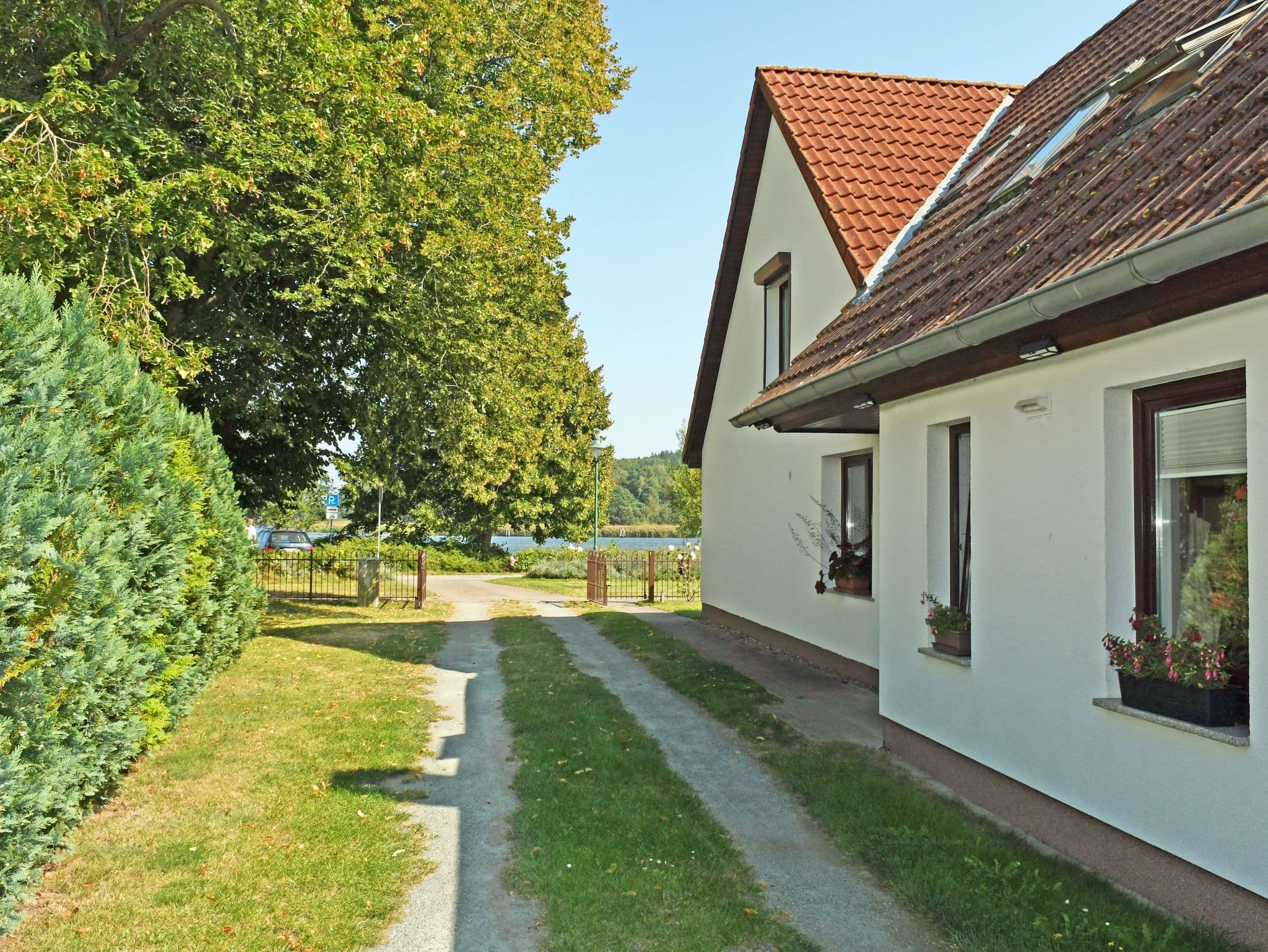 Ferienwohnung mit Sitzecke im Garten am Bodden in Ralswiek detail 1
