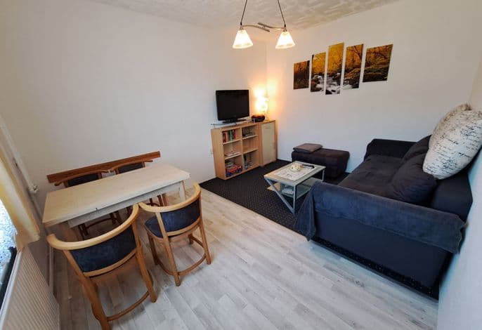 Schöne FeWo mit 2 Schlafzimmern - Ferienwohnung mit 2 Schlafzimmern detail 4
