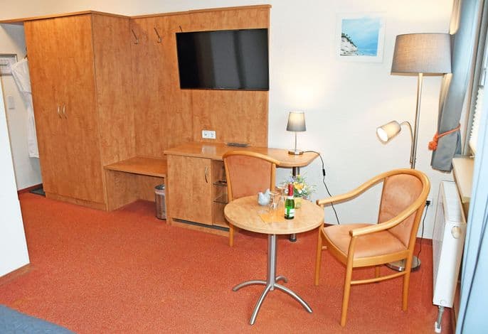 101 Doppelzimmer mit Balkon - Hotel Sonnenklahr mit Pool detail 2