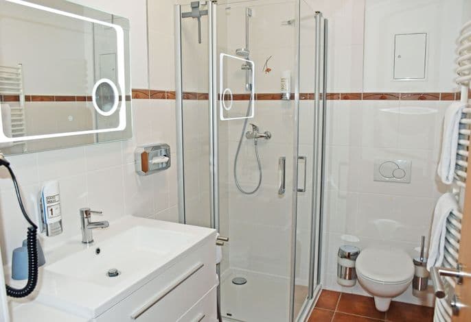 105 Doppelzimmer - Hotel Sonnenklahr mit Pool detail 4