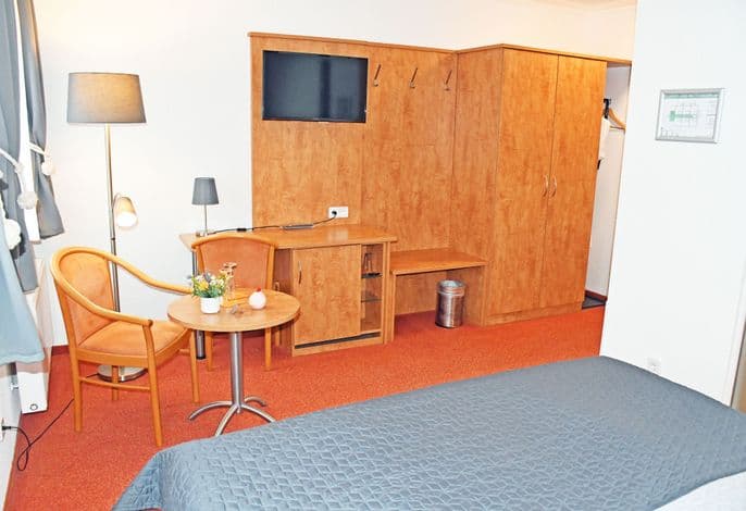 104 Doppelzimmer - Hotel Sonnenklahr mit Pool detail 1