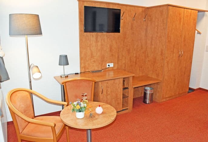105 Doppelzimmer - Hotel Sonnenklahr mit Pool detail 3
