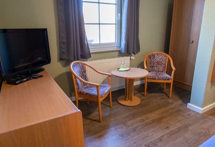 1 - Doppelzimmer - Pension Zur Wittower Fähre detail 3