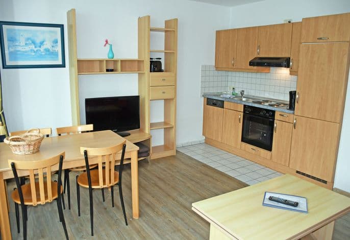 17 schöne 2-Raum-Ferienwohnung mit Balkon - Appartementhaus mit Balkon und Wellnesslanlage (HM-10-18) detail 1