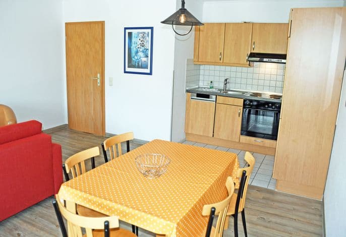 16 schöne 3-Raum-Ferienwohnung mit Balkon - Appartementhaus mit Balkon und Wellnesslanlage (HM-10-18) detail 1