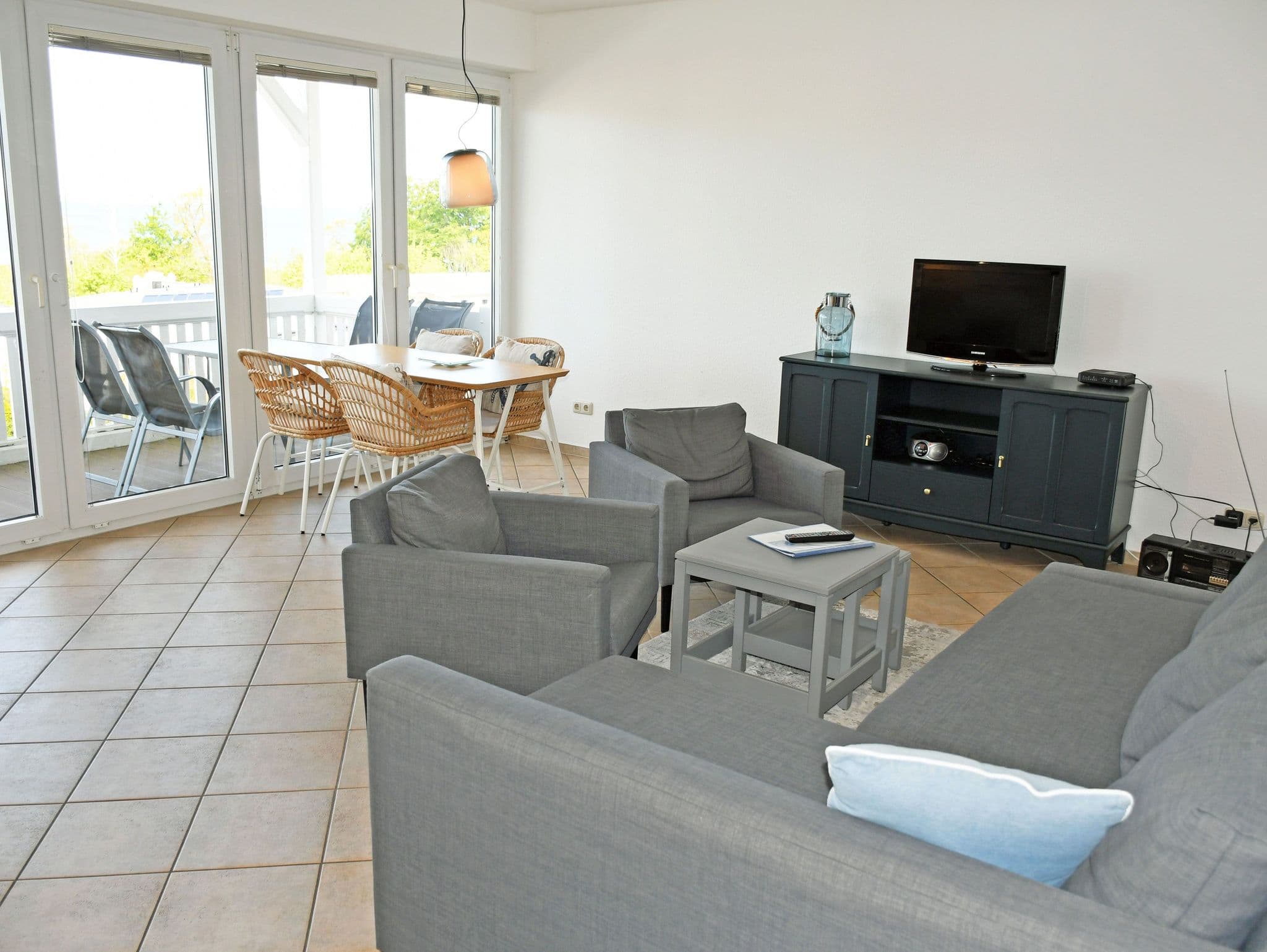 18 schöne 3-Raum-Ferienwohnung mit Seeblick u. Balkon - Appartementhaus mit Balkon im Ostseebad Göhren (HN) detail 2