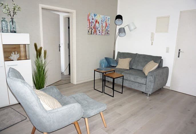 FeWo Nr.2 > 2-Zimmer-Ferienwohnung - Villa Azur - Meerblick - Sassnitz auf Rügen detail 2