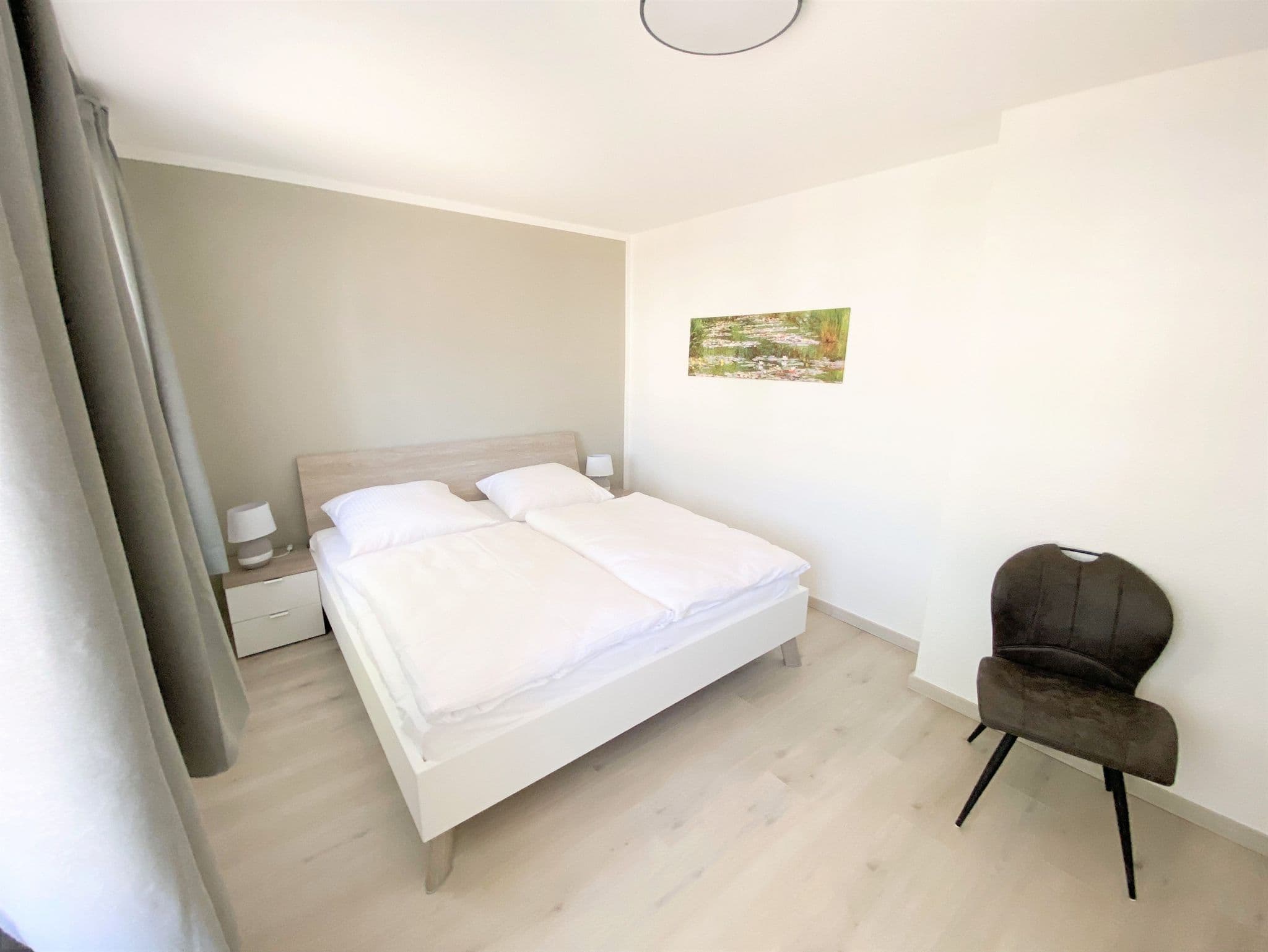 FeWo Nr.6 > 3-Zimmer-Ferienwohnung - ohne Haustiere - Villa Azur - Meerblick - Sassnitz auf Rügen detail 2