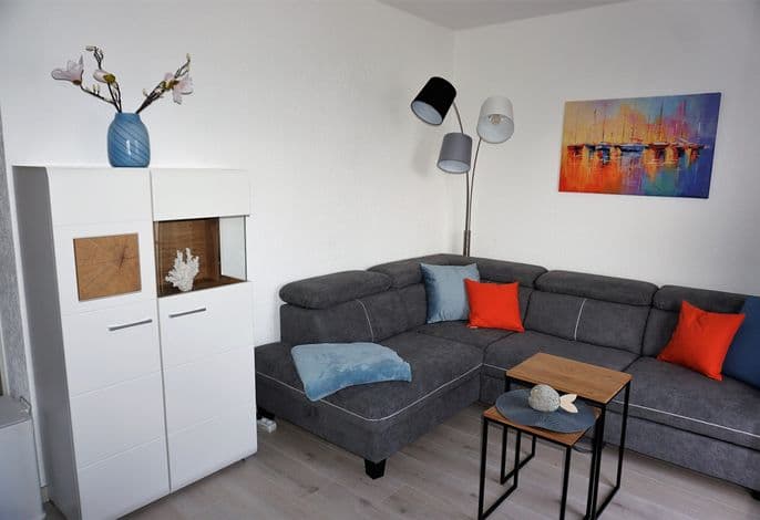 FeWo Nr.5 > 2-Zimmer-Ferienwohnung - ohne Haustiere - Villa Azur - Meerblick - Sassnitz auf Rügen detail 1