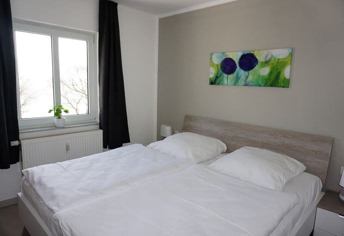 FeWo Nr.5 > 2-Zimmer-Ferienwohnung - ohne Haustiere - Villa Azur - Meerblick - Sassnitz auf Rügen detail 3