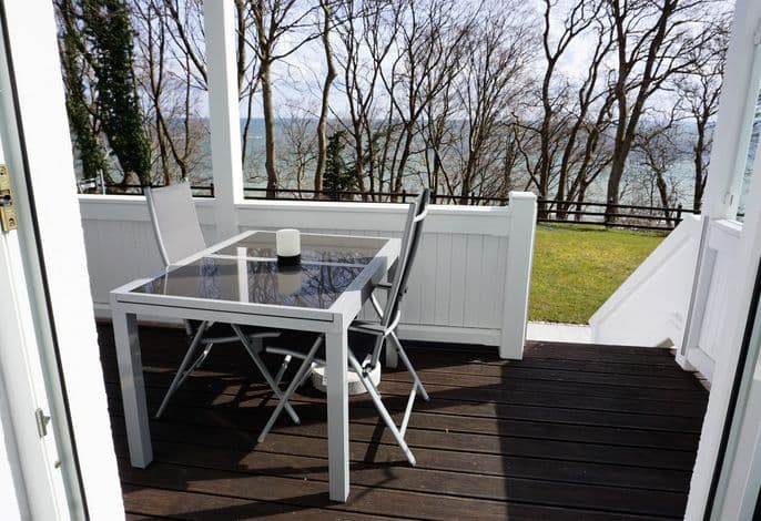 FeWo Nr.1 > 1-Zimmer-Ferienwohnung - Villa Azur - Meerblick - Sassnitz auf Rügen detail 4