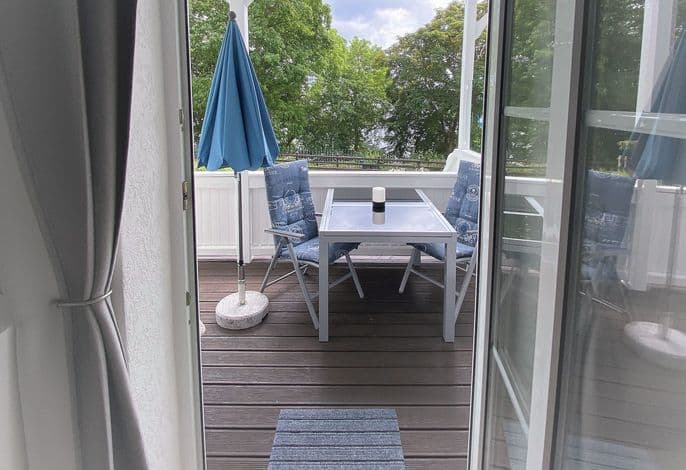 FeWo Nr.3 > 2-Zimmer-Ferienwohnung - Villa Azur - Meerblick - Sassnitz auf Rügen detail 1