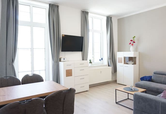 FeWo Nr.4 > 3-Zimmer-Ferienwohnung - Villa Azur - Meerblick - Sassnitz auf Rügen detail 3