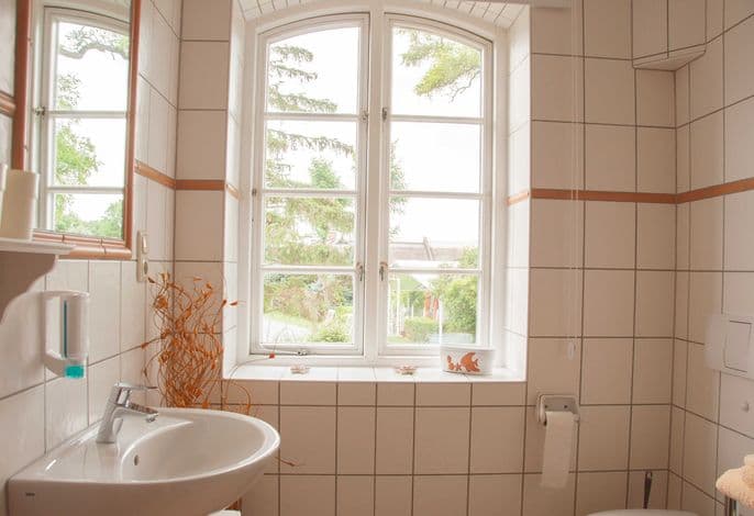 Nr. 4 Appartement mit Kamin - Ferienwohnungen im Landhaus am Deich mit großem Garten detail 4