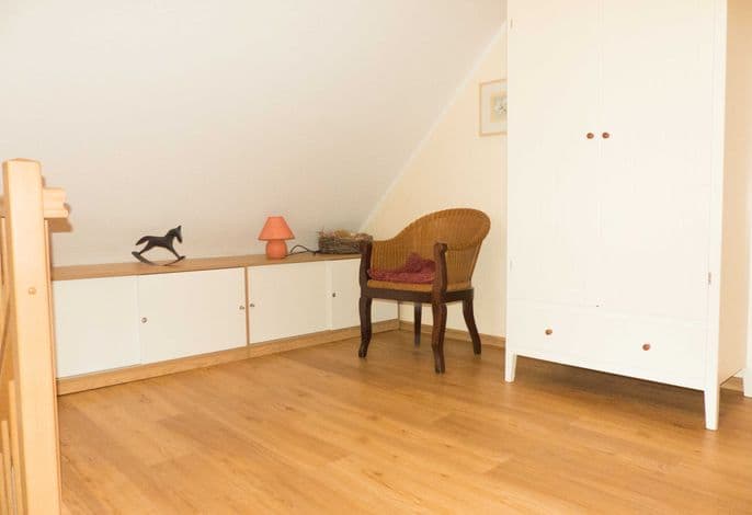 Nr. 5 Ferienwohnung - Ferienwohnungen im Landhaus am Deich mit großem Garten detail 1