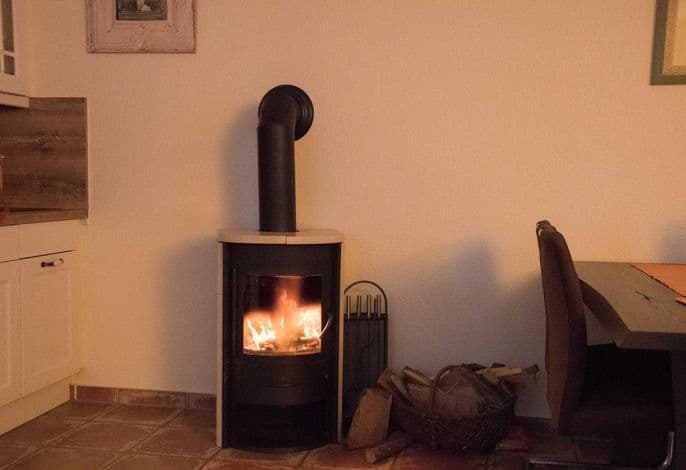 Nr. 2 Ferienwohnung mit Kamin - Ferienwohnungen im Landhaus am Deich mit großem Garten detail 4
