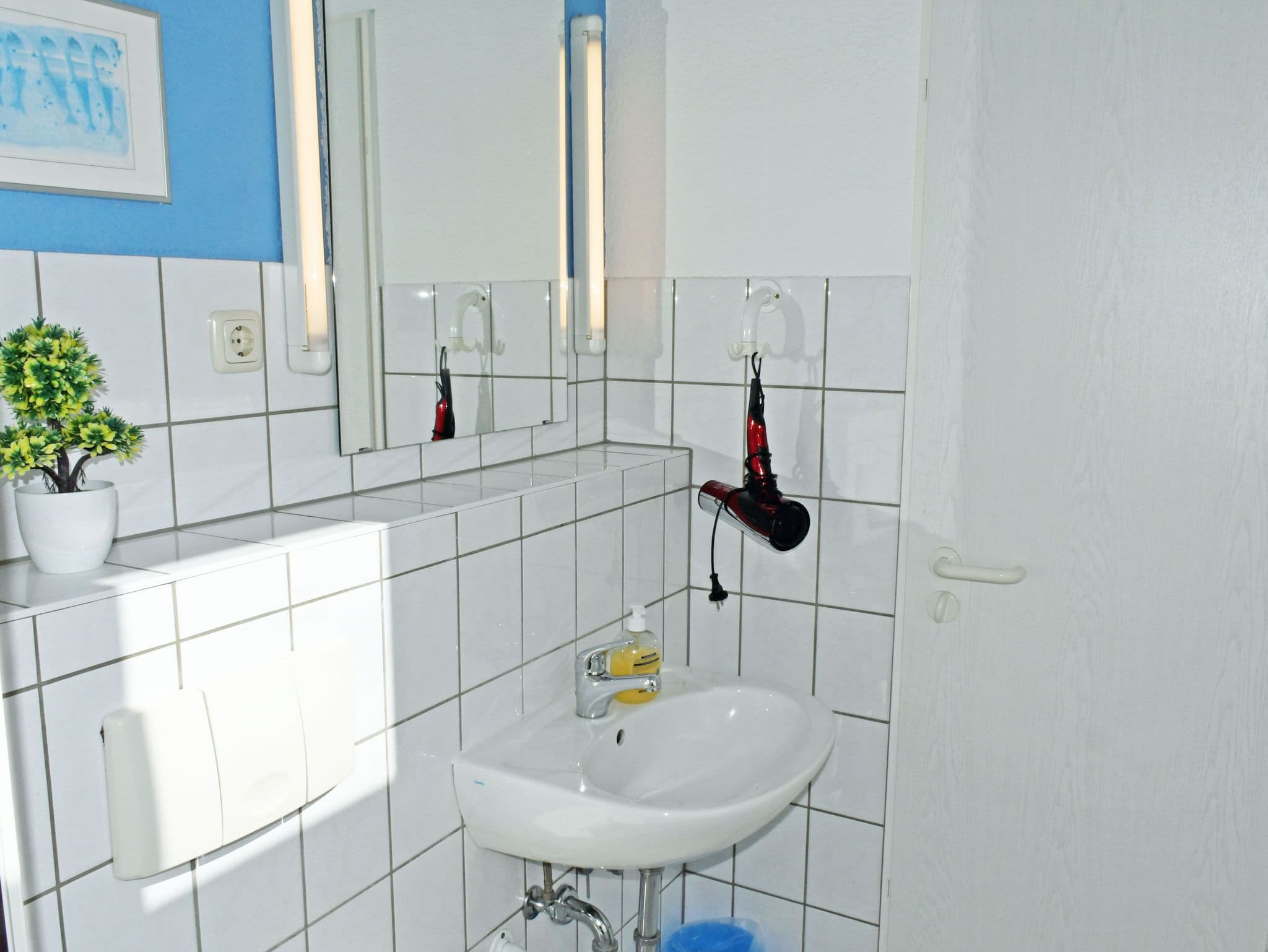 Einzelzimmer 03 - Appartementhaus Sellin in Stil der Bäderarchitektur detail 4