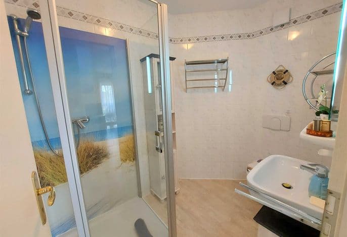 Ferienwohnug Sassnitz 104 - # Komfortferienwohnung Kreideblick und Mohnblume detail 1