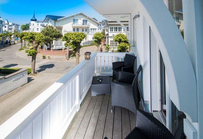 Villa Hansa, App. 4, 2 SZ, 2 Bäder, in Binz, 2 Balkone - App. mit 2 SZ u. 2 Bädern