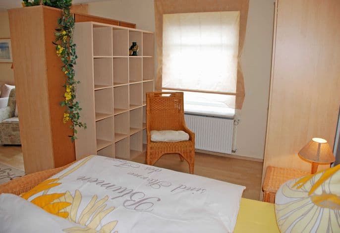 Ferienappartement Sonnenblume mit Seeblick und Terrasse - Appartementhaus zur Brücke direkt am See detail 1