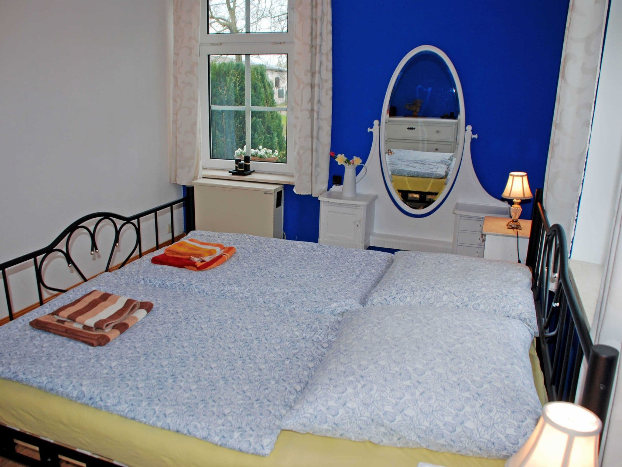 03 Ferienwohnung Rügen mit Kamin - Ferienwohnungen im Gutshaus Gnies detail 2