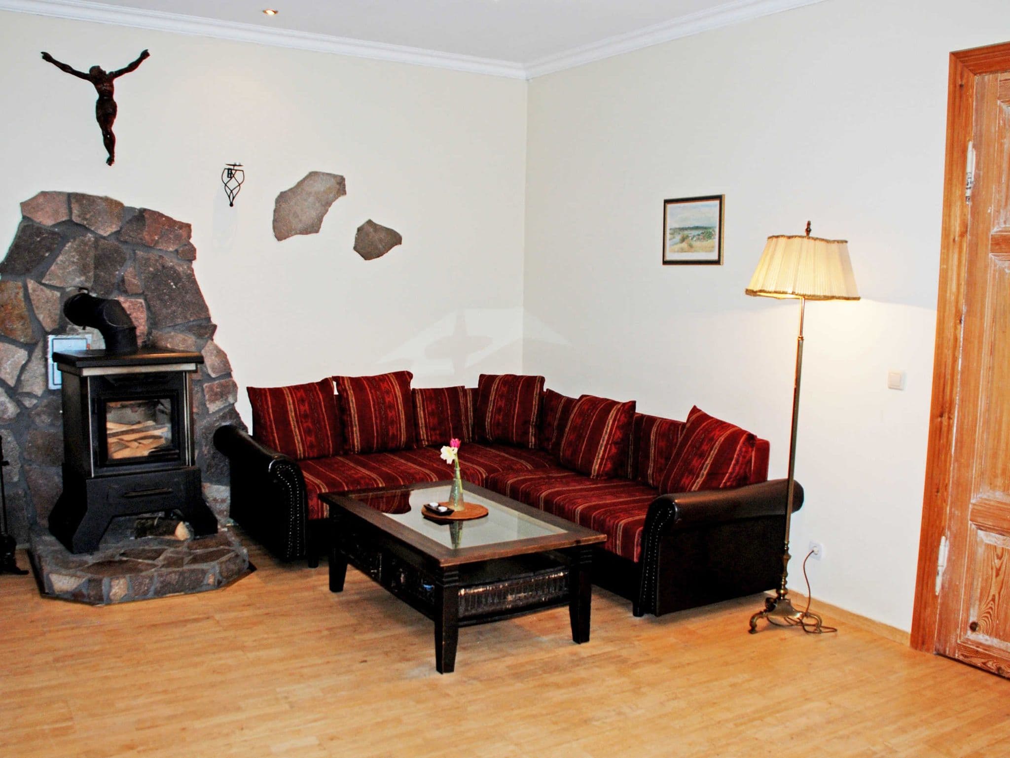 04 Ferienwohnung Jasmund mit Kamin - Ferienwohnungen im Gutshaus Gnies detail 1