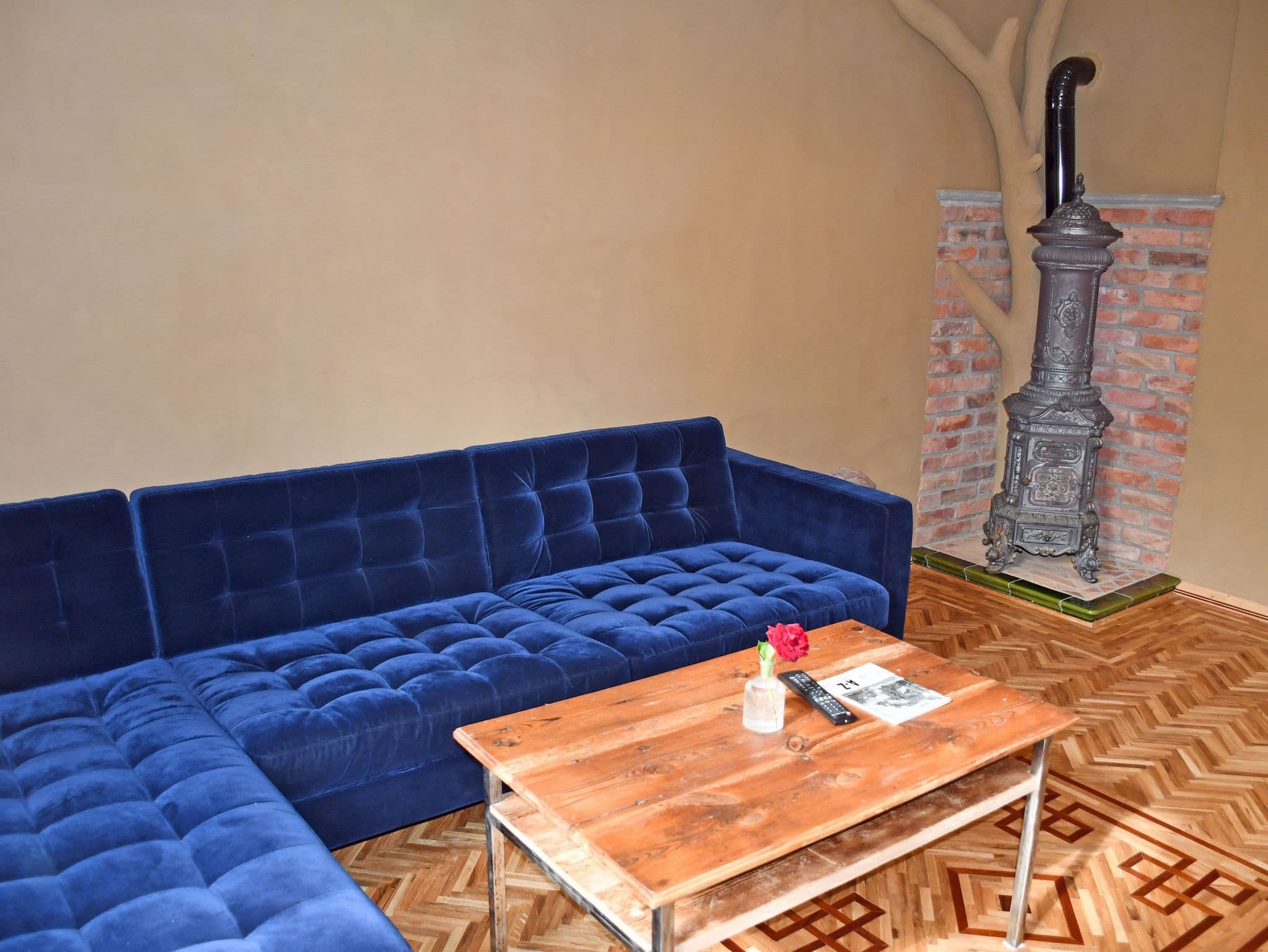 07 Ferienwohnung Muttland mit Kamin - Ferienwohnungen im Gutshaus Gnies detail 2